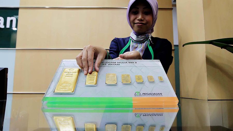 Hari ini, harga emas batangan Logam Mulia milik PT Aneka Tambang Tbk (ANTM) turun Rp 1.000 per gram dibandingkan kemarin. Ini juga mempengaruhi harga pembelian kembali (buyback).