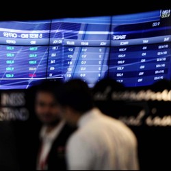 Dolar Rp 16 Ribuan, Lebih Cuan Beli Saham Indomie atau Mayora?
