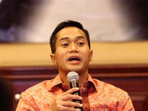 Cerita Anindya Bakrie Kembaran Berbatik Bomba Bareng Elon Musk