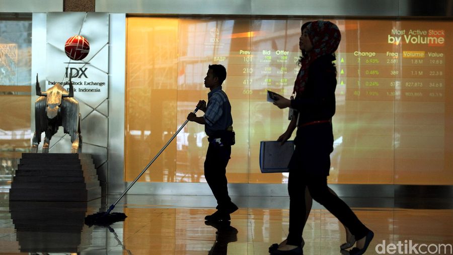Indeks Harga Saham Gabungan (IHSG) Bursa Saham melanjutkan penguatan kemarin dan semakin mendekati rekor tertingginya sepanjang masa, pasca hasil keputusan Mahkamah Konstitusi (MK) soal Pilpres