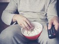 Film Sedih Berpotensi Menambah Besar Lingkar Pinggang Anda
