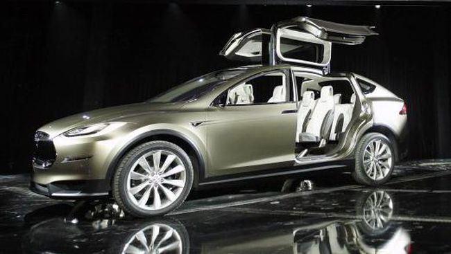  Tesla  Luncurkan Mobil  Listrik  SUV Model X