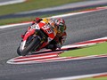 Gaya Menikung Marquez yang Memukau Rossi