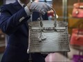 Tas Hermes Berhias Lukisan Indonesia Dilelang Rp300 Juta