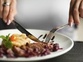 Buku Panduan Kuliner Michelin Lirik Jajanan Kaki Lima