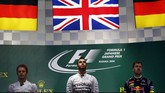 Pebalap Marussia, Jules Bianchi, usai konferensi pers jelang GP Jepang, Kamis (2/10). Pebalap Perancis ini menderita cedera serius di bagian kepala usai mengalami kecelakaan saat balapan di Sirkuit Suzuka memasuki lap ke-44, (REUTERS/Yuya Shino).
