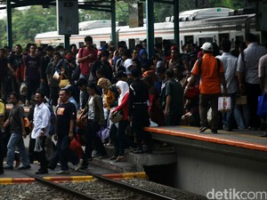 Dampak Subsidi KRL Jadi Berbasis NIK, Bikin Kantong Pekerja Makin Boncos?