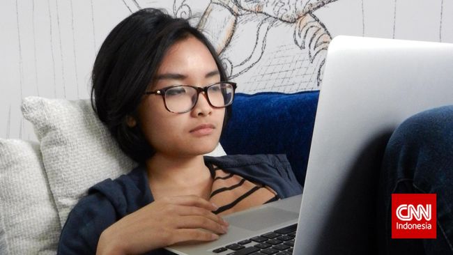 Aturan Lama Menatap Layar Elektronik Bagi Anak