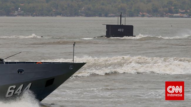 Menhan Ingin Siagakan Kapal Selam di Alur Laut Indonesia
