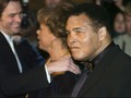 Muhammad Ali Kecam Trump Soal Larangan Muslim Datang ke AS