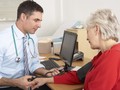 Banyak Dokter Tetap Bekerja Meskipun Sakit