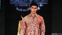 Cari Batik untuk Acara Formal? Ini Pilihannya yang Bisa Kamu Lirik