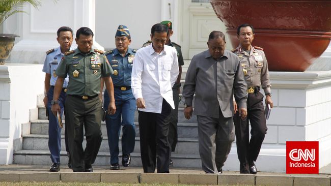 Jadi, Istana atau Tanjung Priok?