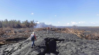 Penasaran dengan Lava Panas, Turis Menerobos Gunung Berapi