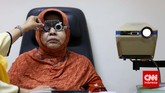 Aturan yang diberlakukan mulai 1 November memiliki syarat salah satunya harus memiliki rekening bank BUMN, dan baru dapat digunakan setelah membayar iuran. (CNN Indonesia/Safir Makki)