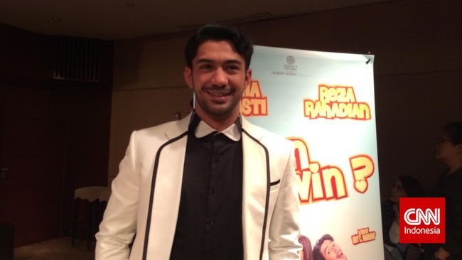 Reza Rahadian Tarik Suara dalam Film 'Kapan Kawin?'