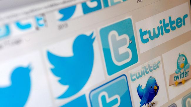 Perbedaan Akun Twitter Jokowi dengan SBY