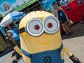 Minion Raksasa 'Menyerang' Para Pengendara di Dublin