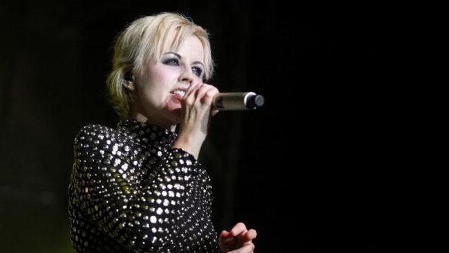 Menanduk Polisi, Vokalis Cranberries Dibekuk