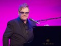 'Kembaran' Elton John Hibur Sang Ibunda