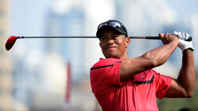 Kisah Tiger Woods dan Kaus Merahnya