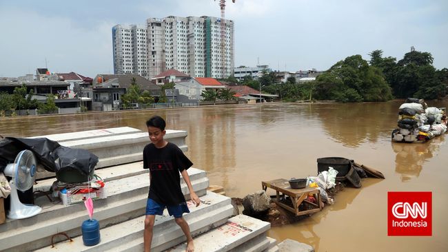 Normalisasi Ciliwung Melanggar Tata Ruang