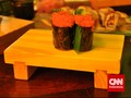Mengadu Kenikmatan Nasi Cakalang dan Sushi