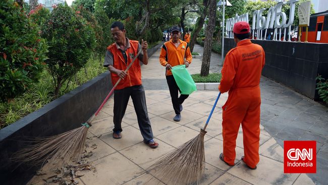 Buang Sampah Sembarangan Harus Dihukum Tegas