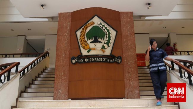 Tokoh SOKSI Harap Kader Golkar Dengarkan Sinyal Jokowi