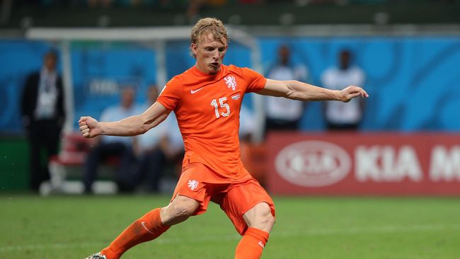 Dirk Kuyt Pamer Tendangan Kung Fu