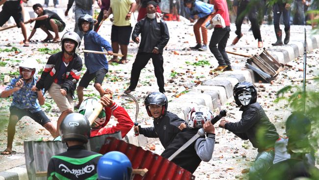 Hari Pertama Puasa di Jakarta Diwarnai Tawuran  Warga