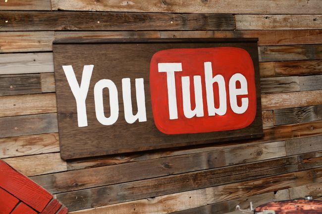 Menjaga Diri dari <i>YouTuber</i>