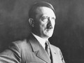Biografi yang Memanusiakan Adolf Hitler