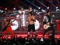 Red Hot Chili Peppers Tampil Tanpa Baju di 'Carpool Karaoke'