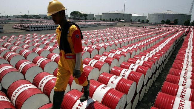 Resmi, Premium Turun Jadi Rp 7.600 per Liter