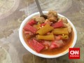 Menikmati Pedasnya Seblak Khas Bandung