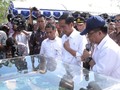 Bagikan Traktor, Jokowi Sapa Warga: Kumaha Damang? Sampurasun
