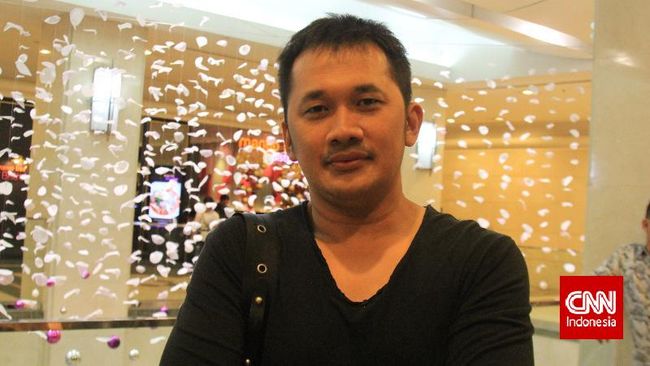 Hanung Tak Lagi Diinginkan Garap 'Ayat Ayat Cinta 2'
