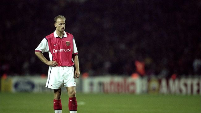 Alasan Wenger Menyamakan Oezil dengan Bergkamp