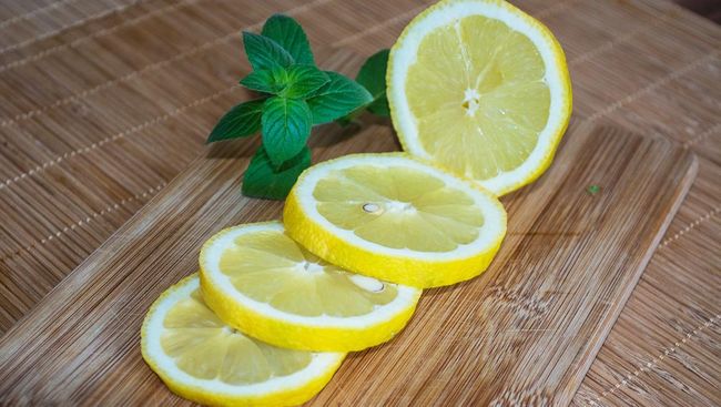 Cara Menggunakan Lemon untuk Memutihkan Kulit Wajah