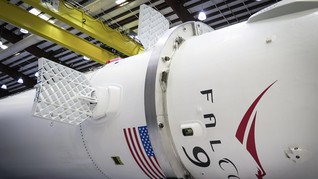 Dephan AS Kaji Ulang Izin Peluncuran Roket Milik Space