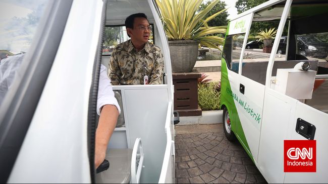 Ahok Pastikan Bus Wisata Jakarta Tak Dihapus