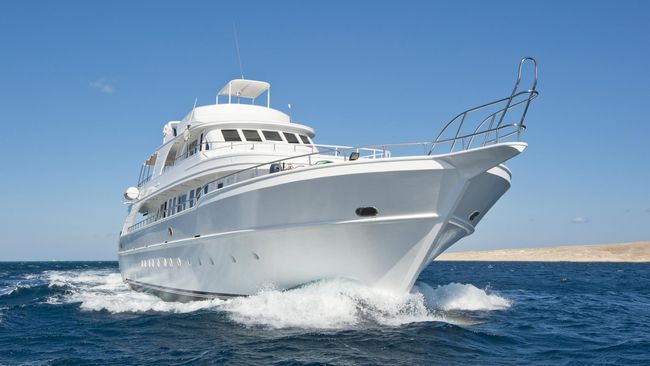 Belasan Yacht Kunjungi Gili Gede Lombok