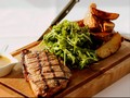Restoran Inggris Sajikan Steak Khusus untuk Perempuan
