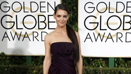 Katie Holmes Beri Isyarat Reuni Para Bintang 'Dawson's Creek'