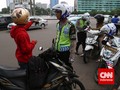 Emosi Saat Ditilang, Pengendara Banting-banting Motornya