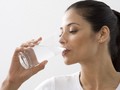 Yang Terjadi pada Tubuh Bila Minum Air Saat Perut Kosong