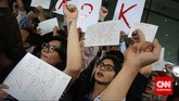 Koalisi Masyarakat Sipil Anti Korupsi menuntut Mabes Polri membebaskan Wakil Ketua KPK Bambang Widjojanto yang ditangkap pihak kepolisian. (CNN Indonesia/Adhi Wicaksono)