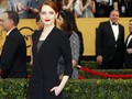 Tren Aksesori di SAG Awards: Ear Cuff dan Cincin Batu