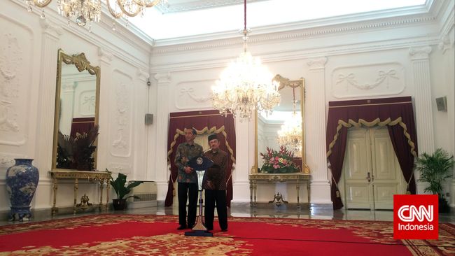 Habibie Sebut Jokowi Lebih Baik Dari Eyangnya